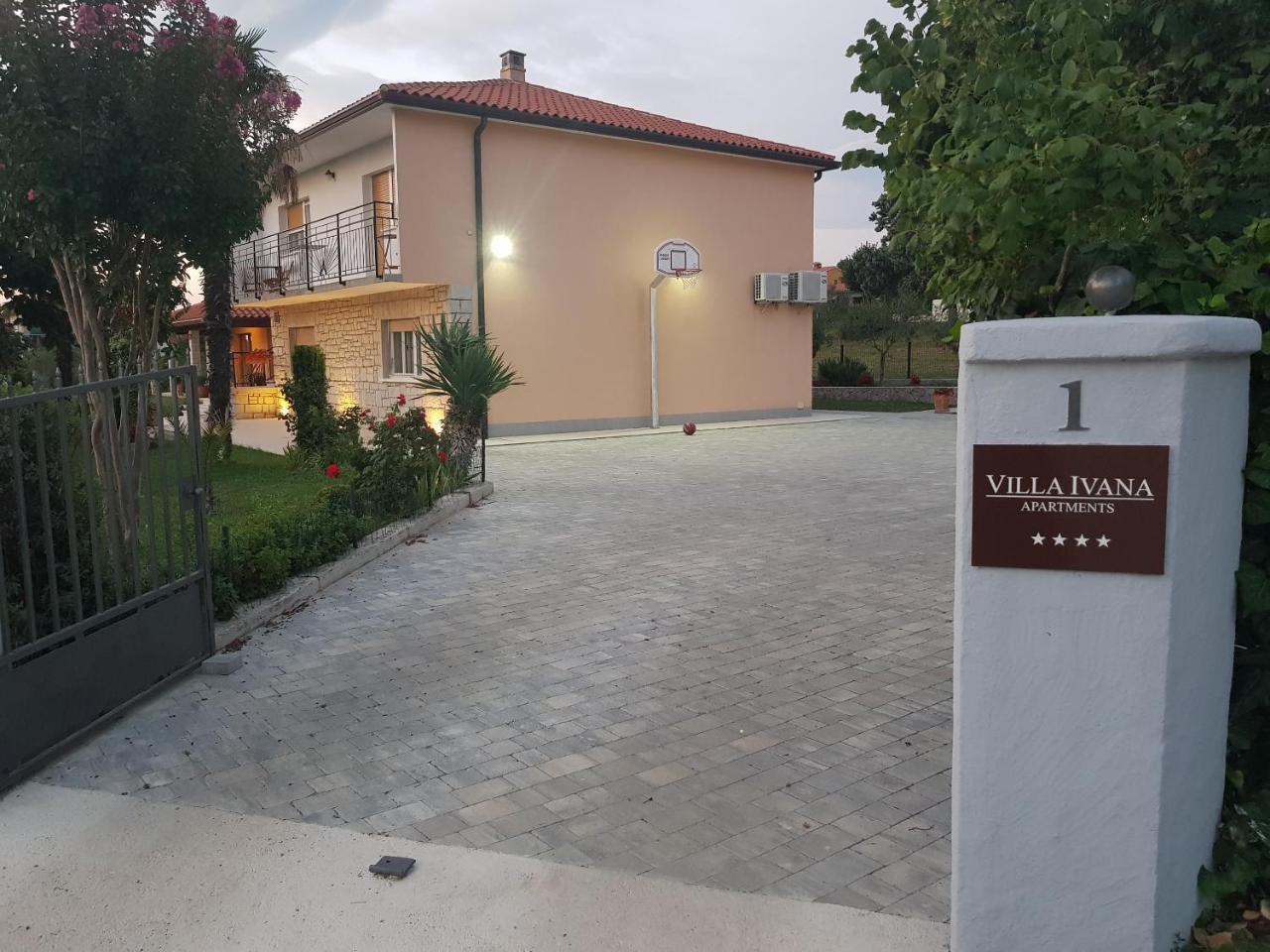 Villa Ivana Лабин Екстериор снимка